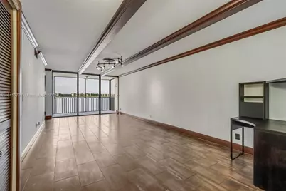 106 Lake Emerald Dr #210, Oakland Park, FL 33309 - Photo 4