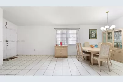 7568 W 4th Ct, Hialeah, FL 33014 - Photo 4