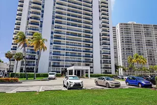 3675 N Country Club Dr, Aventura, FL 33180 - Photo 50