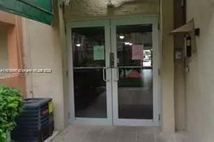 9320 Fontainebleau Blvd, Miami, FL 33172 - Photo 2