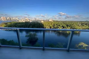 16385 Biscayne Blvd, North Miami Beach, FL 33160 - Photo 2