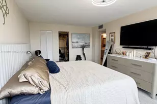 800 Parkview Dr, Hallandale Beach, FL 33009 - Photo 22