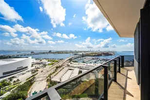 398 NE 5th St, Miami, FL 33132 - Photo 2