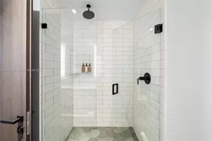 398 NE 5th St, Miami, FL 33132 - Photo 22
