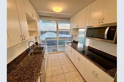 900 Bay Dr #727-725, Miami Beach, FL 33141 - Photo 2
