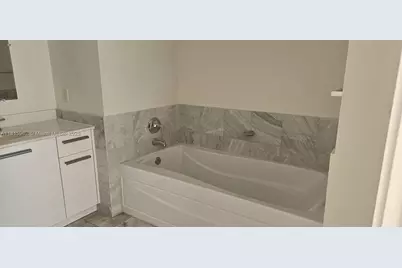 1060 Brickell Ave #3417, Miami, FL 33131 - Photo 28