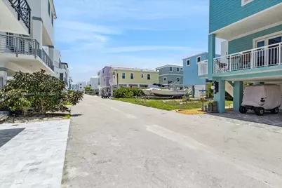 94825 Overseas Hwy #70, Key Largo, FL 33037 - Photo 14