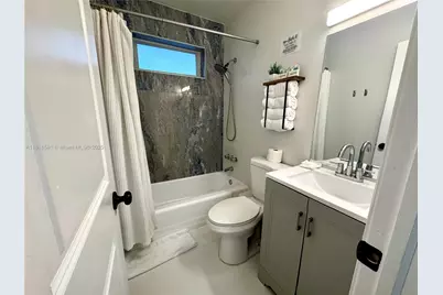 1012 SW 3rd Ave, Hallandale Beach, FL 33009 - Photo 30