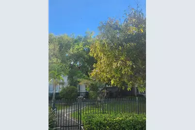 412 NW 4th St, Miami, FL 33130 - Photo 2