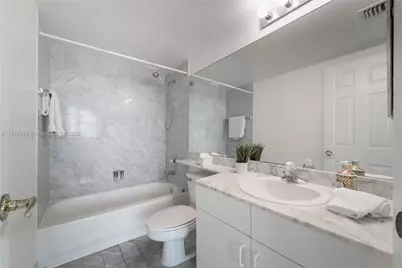 800 Claughton Island Dr #1103, Miami, FL 33131 - Photo 18