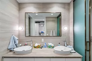 5775 Collins Ave, Miami Beach, FL 33140 - Photo 58