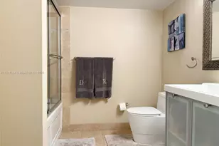 800 Parkview Dr, Hallandale Beach, FL 33009 - Photo 28