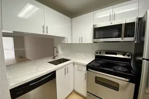 9350 Fontainebleau Blvd, Miami, FL 33172 - Photo 4