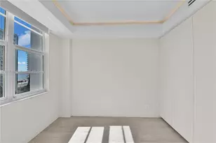 5700 Collins Ave, Miami Beach, FL 33140 - Photo 8
