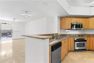 100 Meridian Ave, Miami Beach, FL 33139 - Photo 18