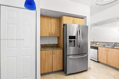 100 Meridian Ave #216, Miami Beach, FL 33139 - Photo 20