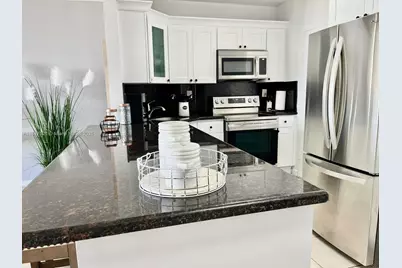 5601 Collins Ave #923, Miami Beach, FL 33140 - Photo 8