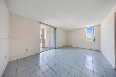7921 Byron Ave #407, Miami Beach, FL 33141 - Photo 12