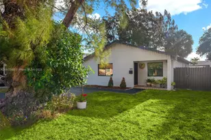 309 SE 3rd Ave, Hallandale Beach, FL 33009 - Photo 2