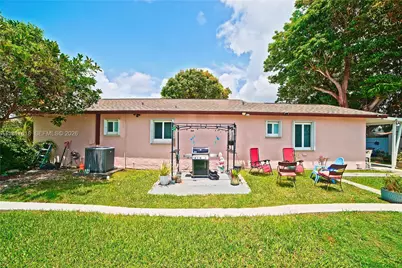 10471 SW 174th Ter, Miami, FL 33157 - Photo 10