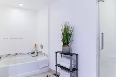 950 Brickell Bay Dr #3406, Miami, FL 33131 - Photo 14
