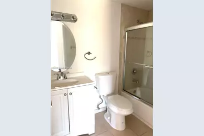 1478 NW 1st St #301, Miami, FL 33125 - Photo 4