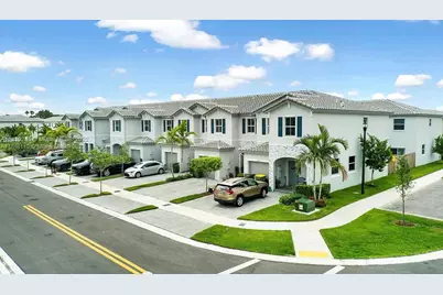 2606 SE 13th St, Homestead, FL 33035 - Photo 4