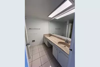 13499 Biscayne Blvd #602, North Miami, FL 33181 - Photo 6