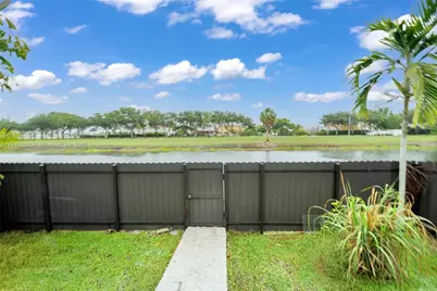7517 N Augusta Drive, Hialeah, FL 33015 - Photo 2