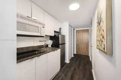 1200 Brickell Bay Dr #4010, Miami, FL 33131 - Photo 10