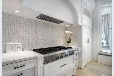 432 S Hibiscus Dr, Miami Beach, FL 33139 - Photo 4