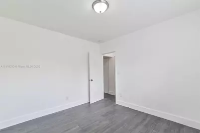 212 NW 15th St, Miami, FL 33136 - Photo 32
