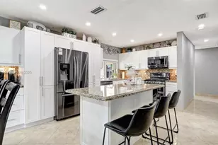 8540 NW 182nd St, Hialeah, FL 33015 - Photo 12