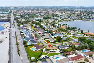 8540 NW 182nd St, Hialeah, FL 33015 - Photo 58