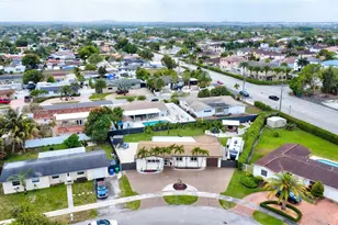 8540 NW 182nd St, Hialeah, FL 33015 - Photo 54