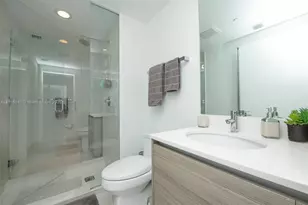 121 NE 34th St, Miami, FL 33137 - Photo 14