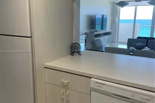 5601 Collins, Miami Beach, FL 33140 - Photo 10