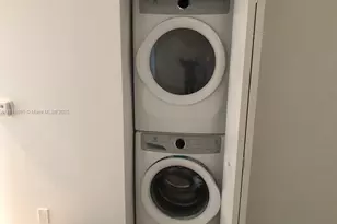 16385 Biscayne Blvd, North Miami Beach, FL 33160 - Photo 14