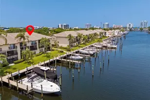 240 Captains Walk, Delray Beach, FL 33483 - Photo 2