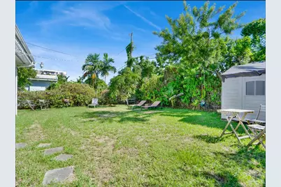 7537 W Treasure Dr, North Bay Village, FL 33141 - Photo 20