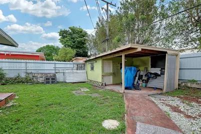 1150 W 69th Pl, Hialeah, FL 33014 - Photo 26