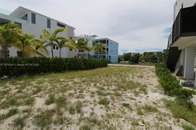 94825 Overseas Hwy #35, Key Largo, FL 33037 - Photo 12