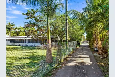 1310 Polk St, Hollywood, FL 33019 - Photo 8