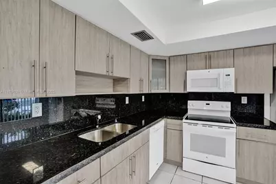 16500 NE 27th Ave #53, Eastern Shores, FL 33160 - Photo 8