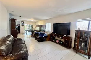 373 NE 35th Ave, Homestead, FL 33033 - Photo 4