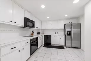 401 Golden Isles Dr, Hallandale Beach, FL 33009 - Photo 30
