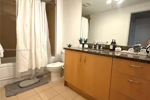 300 S Biscayne Blvd, Miami, FL 33131 - Photo 8