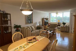 10422 NW 24th Pl, Sunrise, FL 33322 - Photo 2