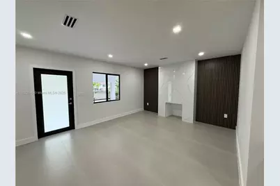 1125 NW 37th St, Miami, FL 33127 - Photo 6