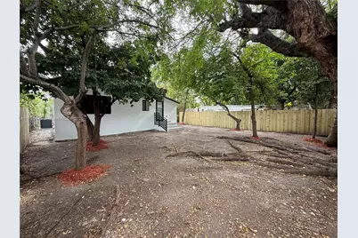 1125 NW 37th St, Miami, FL 33127 - Photo 14